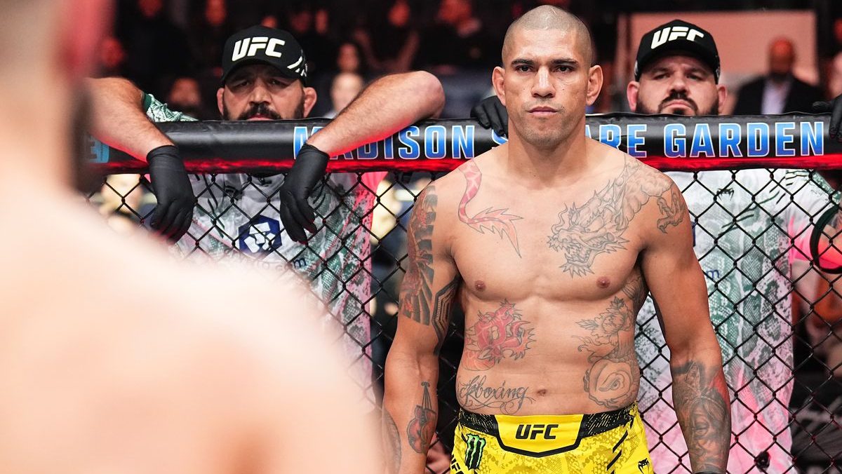 UFC Champion Alex Pereira Challenges Anthony Smith to Grappling Match, Offers $50,000 Wager