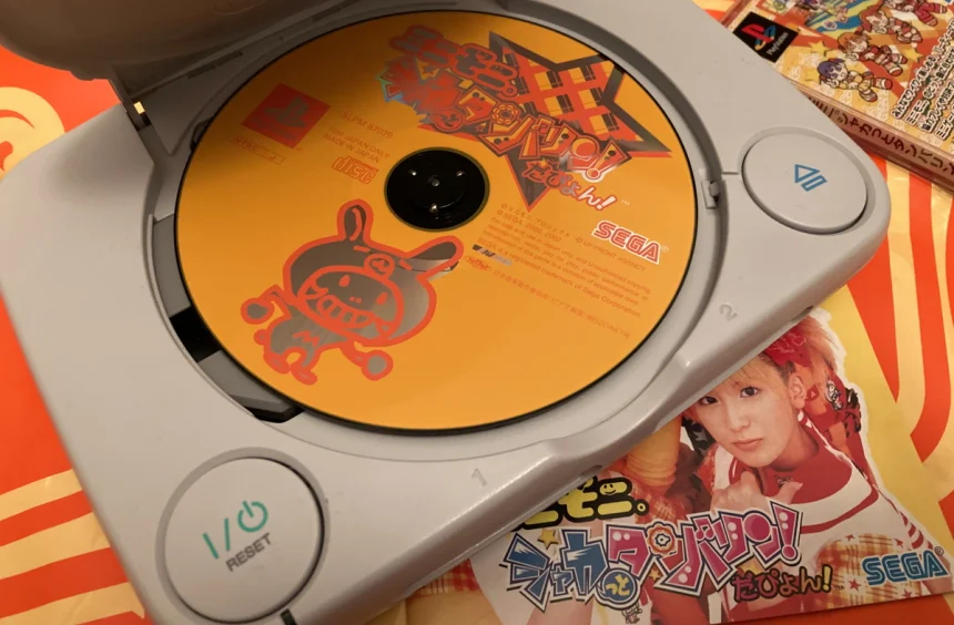 Rare Sega Rhythm Game Mini-Moni. Shakatto Tambourine! da Pyon! Gets English Translation, Reviving Early 2000s J-Pop Nostalgia